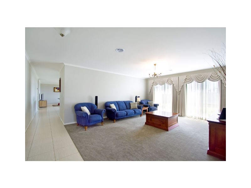 15 Nicholson Place, Traralgon VIC 3844