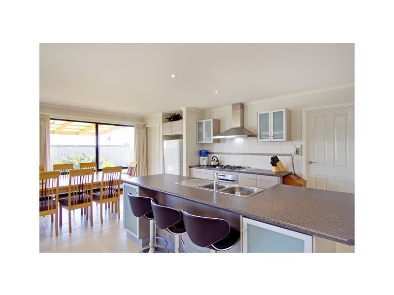 15 Nicholson Place, Traralgon VIC 3844