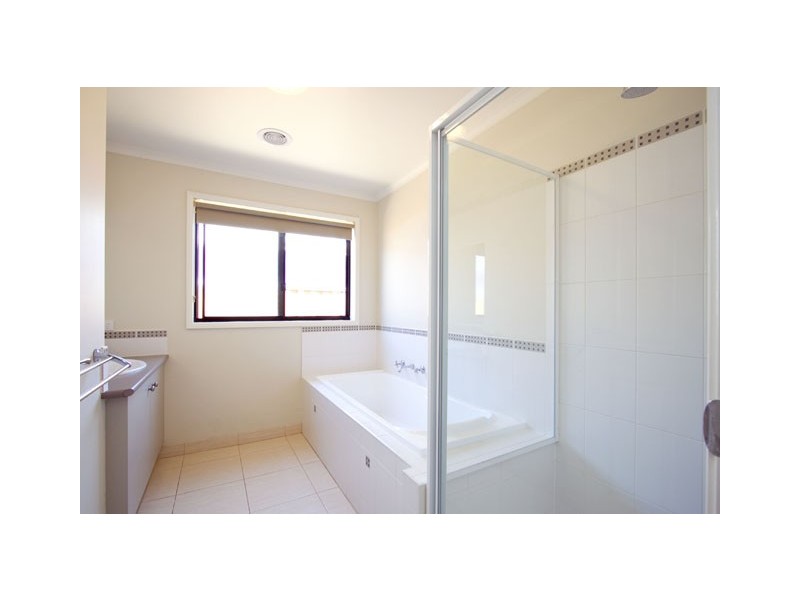 15 Nicholson Place, Traralgon VIC 3844