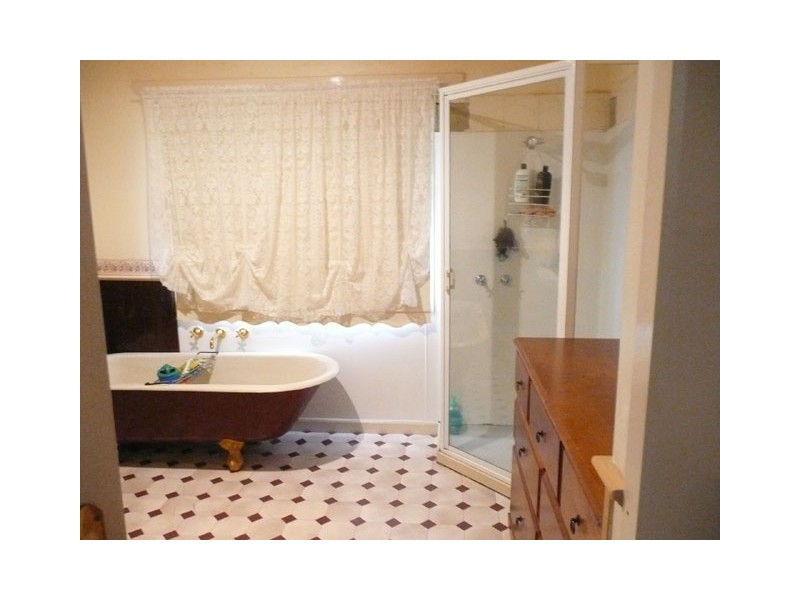 52 KING STREET, Toongabbie VIC 3856