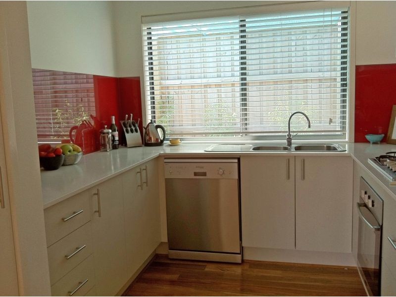 18 COLLEGE AVENUE, Traralgon VIC 3844