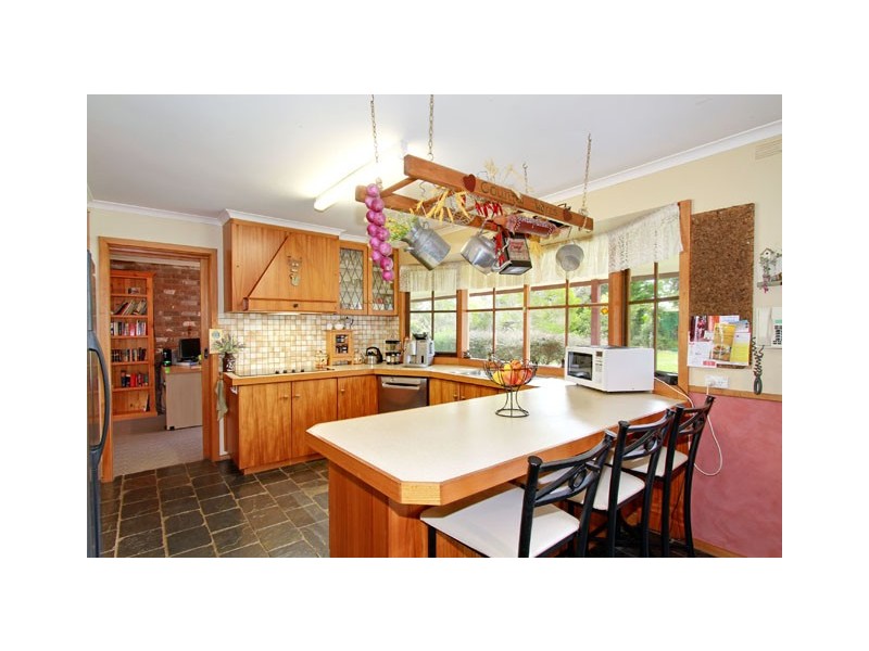15 Nicholson Lane, Toongabbie VIC 3856