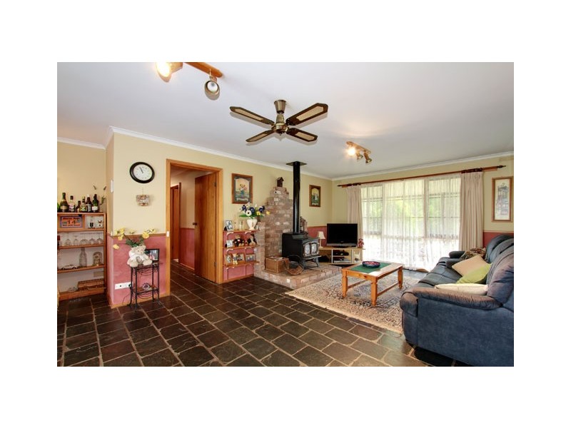 15 Nicholson Lane, Toongabbie VIC 3856