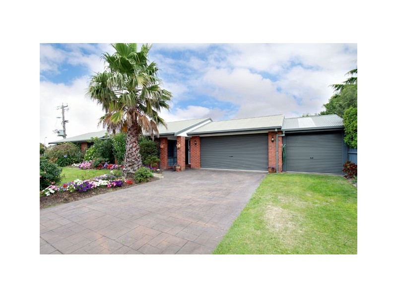 33 Parkwood Way, Traralgon VIC 3844