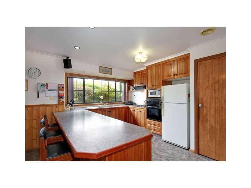 33 Parkwood Way, Traralgon VIC 3844