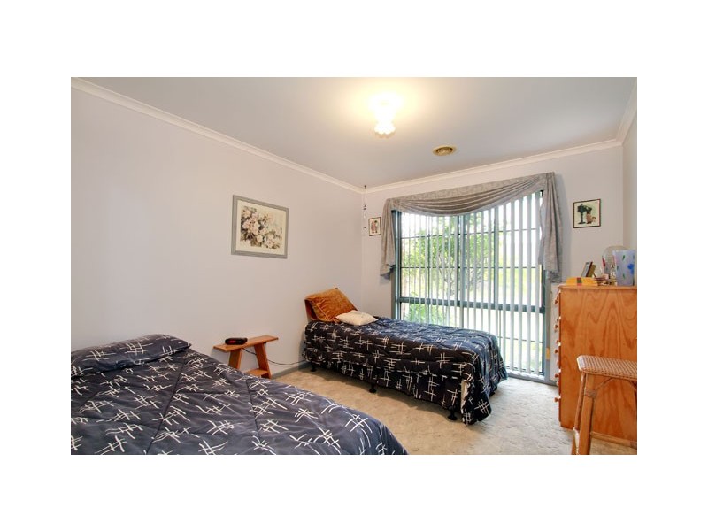 33 Parkwood Way, Traralgon VIC 3844