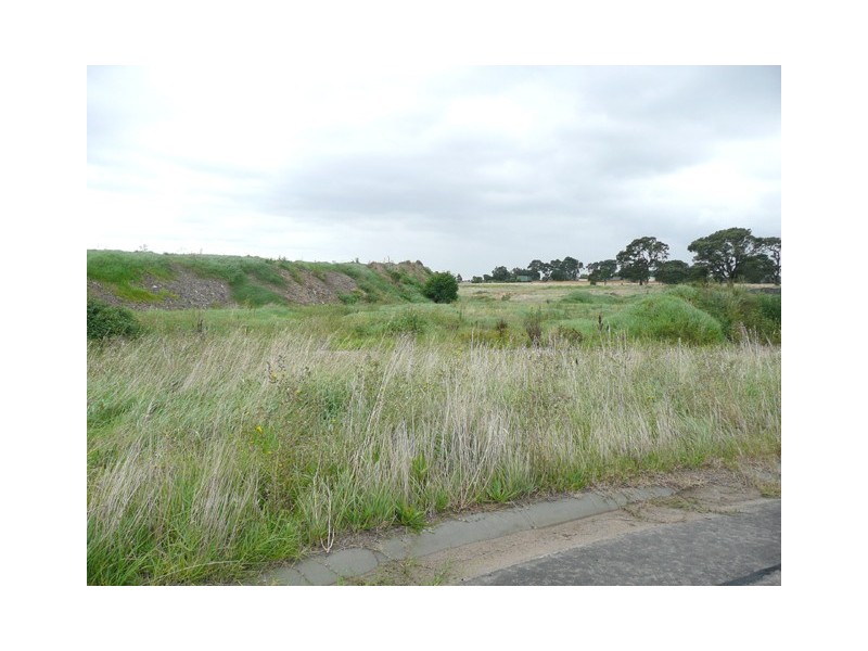 23 & 18 LEESONS ROAD, Traralgon VIC 3844