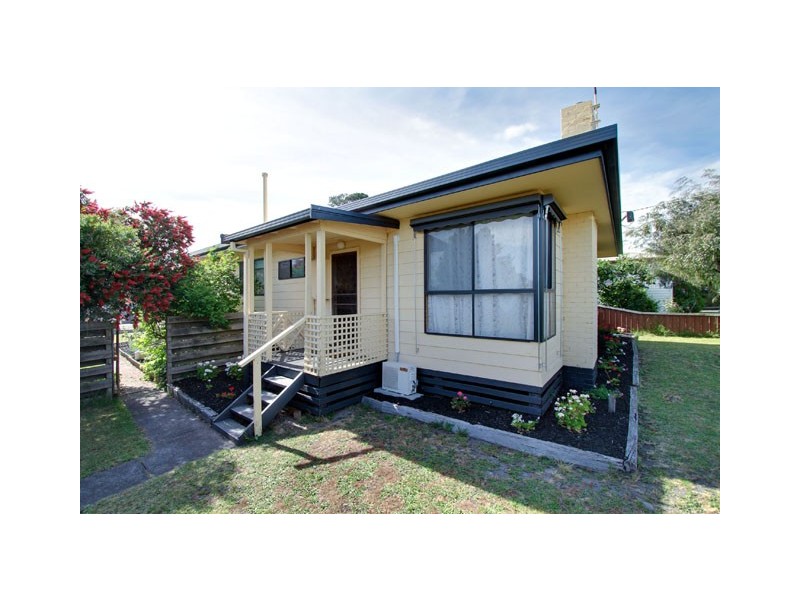 37 ALEXANDER AVENUE, Moe VIC 3825