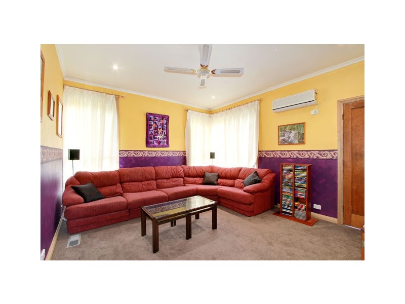 37 ALEXANDER AVENUE, Moe VIC 3825