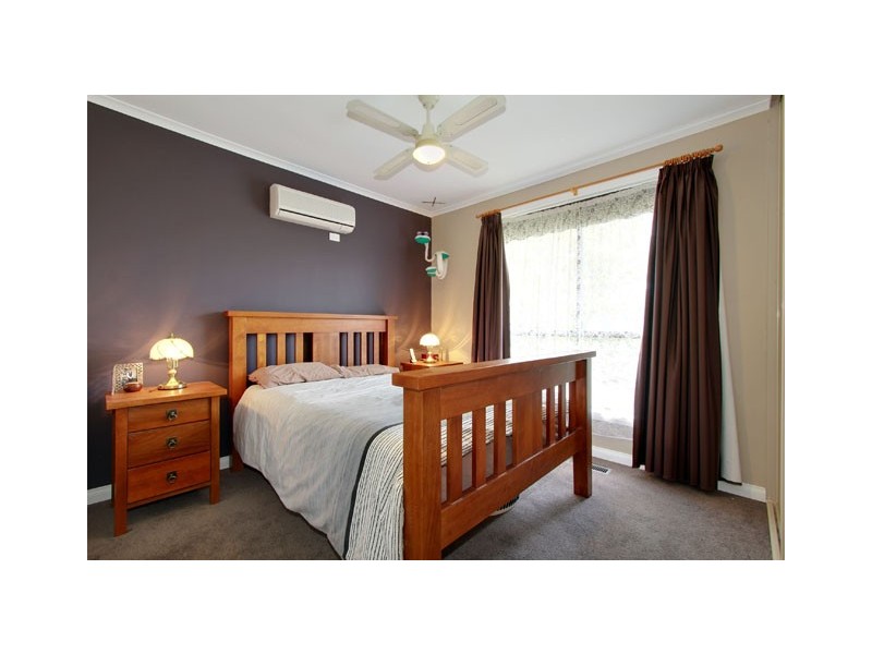 37 ALEXANDER AVENUE, Moe VIC 3825