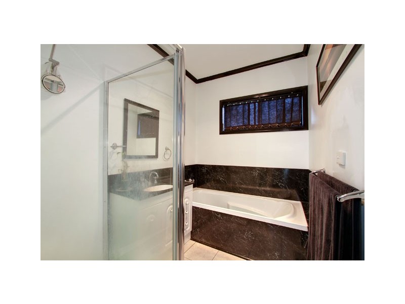 37 ALEXANDER AVENUE, Moe VIC 3825