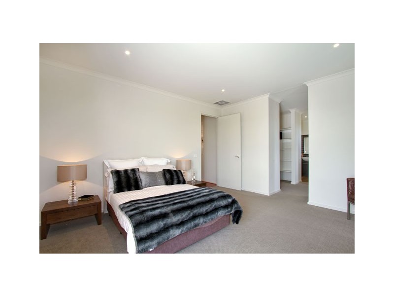 1 HAMMERSMITH CIRCUIT, Traralgon VIC 3844