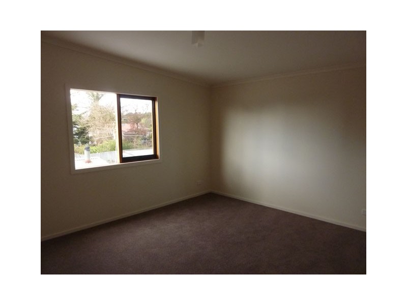 38 Law Street, Newborough VIC 3825