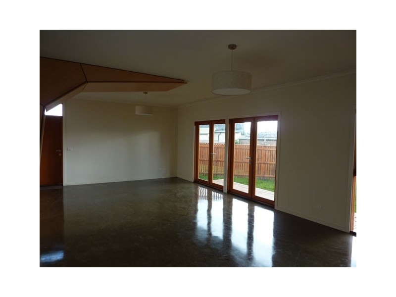 38 Law Street, Newborough VIC 3825