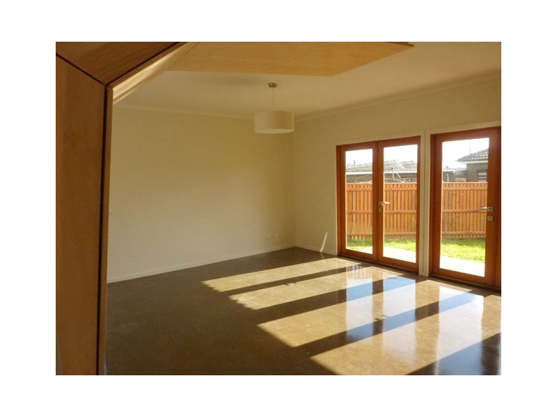 38 Law Street, Newborough VIC 3825