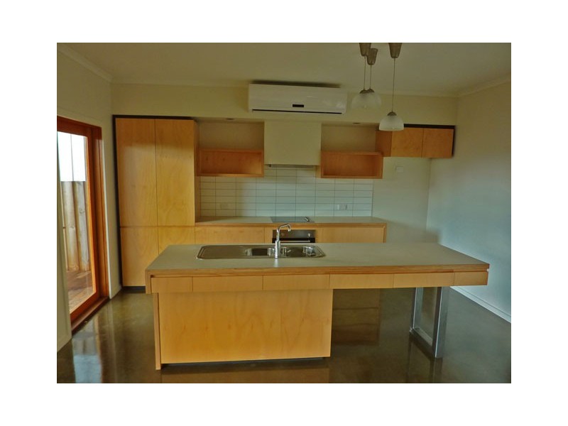 38 Law Street, Newborough VIC 3825