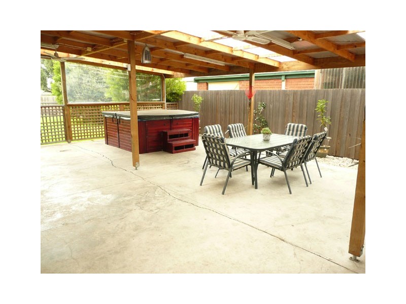 30 Latrobe Street, Rosedale VIC 3847