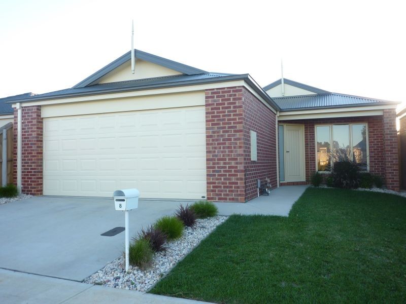 8 Roscommon Drive, Traralgon VIC 3844