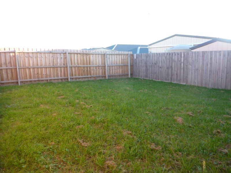 8 Roscommon Drive, Traralgon VIC 3844