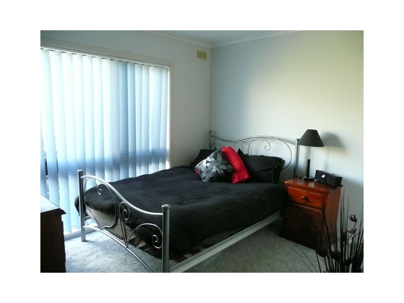 35 Quigley Crescent, Churchill VIC 3842