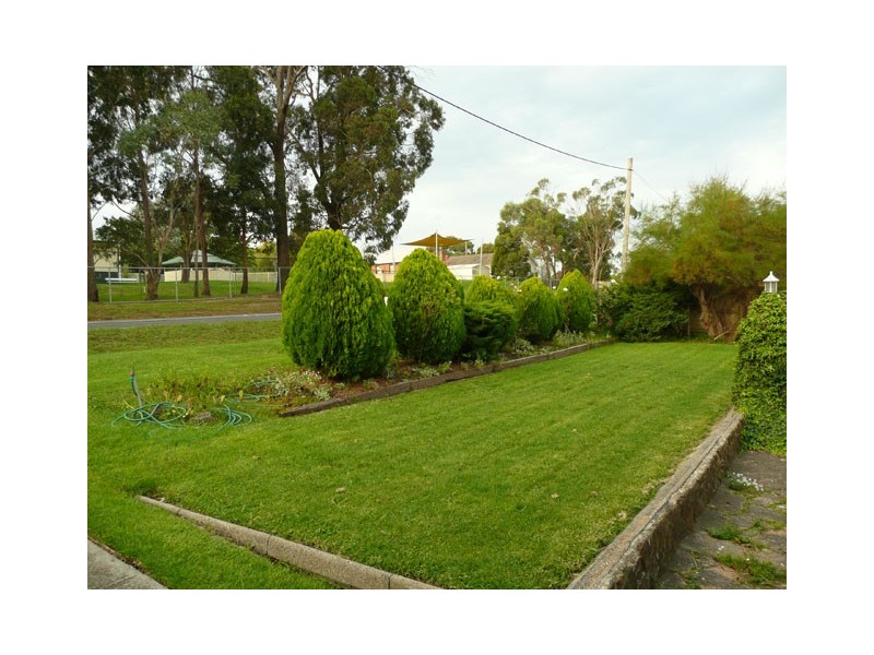 42 Main Road, Tyers VIC 3844