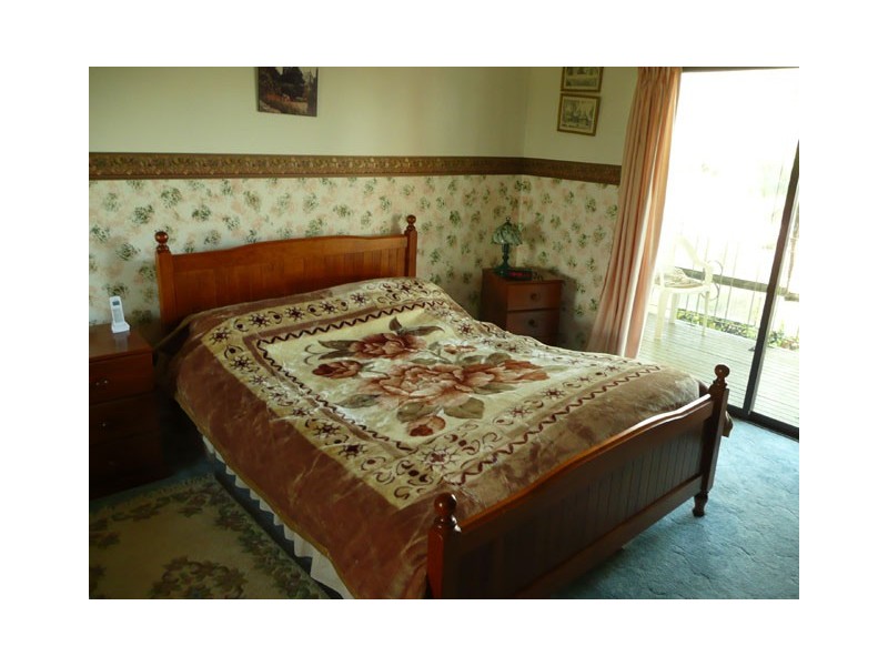 42 Main Road, Tyers VIC 3844