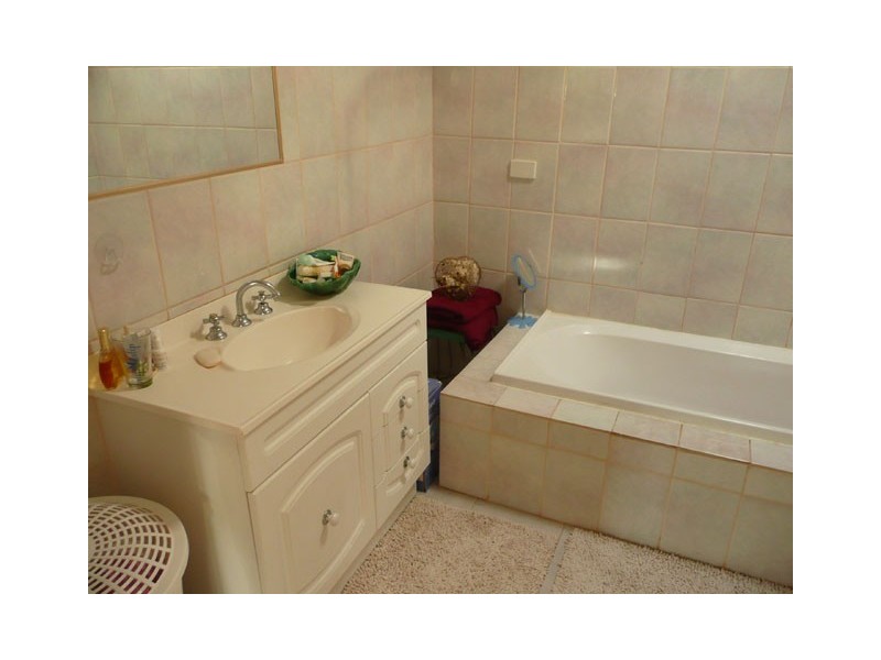 42 Main Road, Tyers VIC 3844