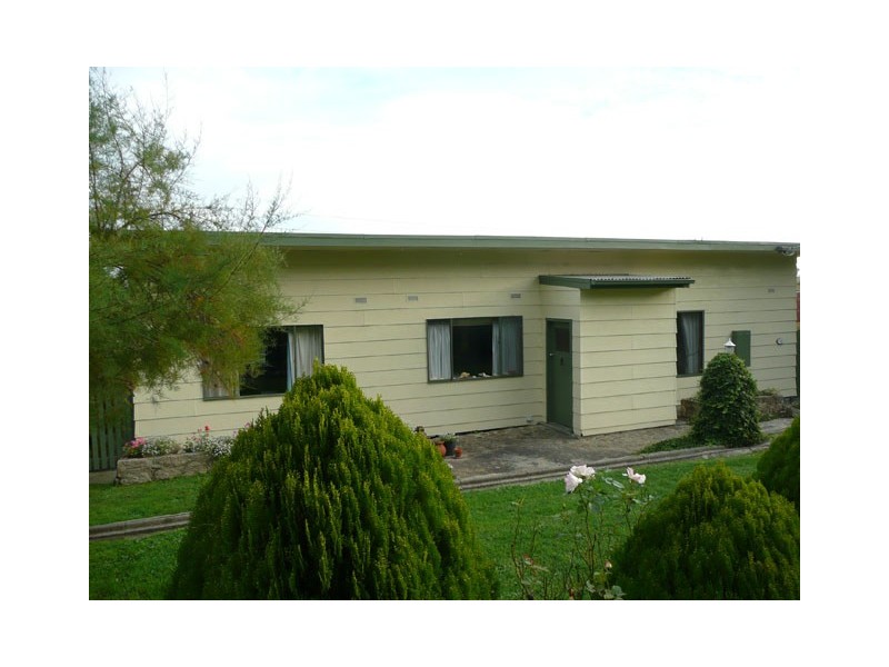 42 Main Road, Tyers VIC 3844