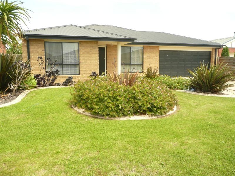 13 Giles Place, Traralgon VIC 3844