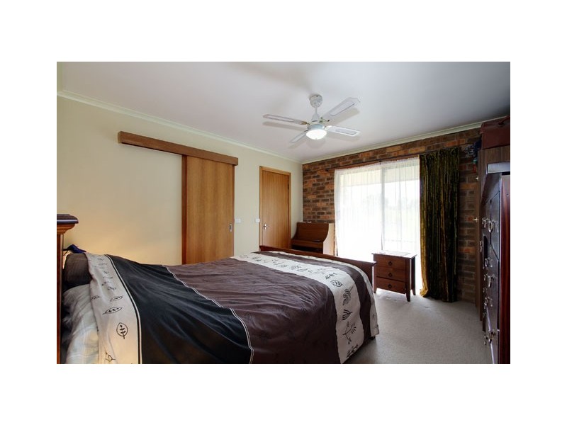 5 Deys Road, Tyers VIC 3844