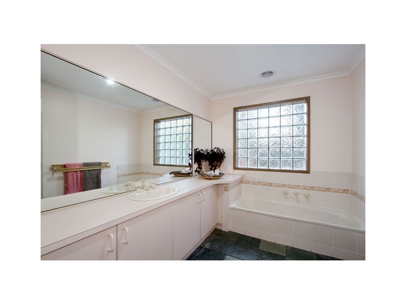 65 Ellavale Drive, Traralgon VIC 3844