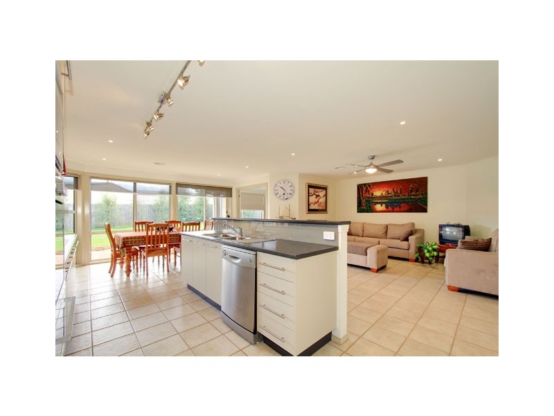 6 Avon Close, Traralgon VIC 3844