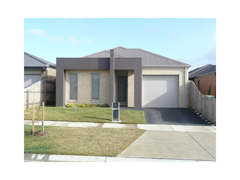 18 Roscommon Drive, Traralgon VIC 3844