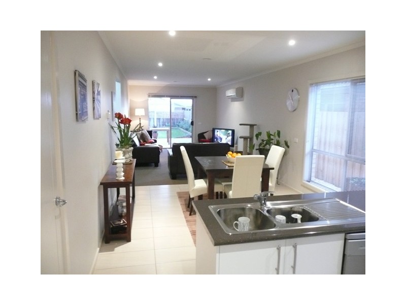 18 Roscommon Drive, Traralgon VIC 3844