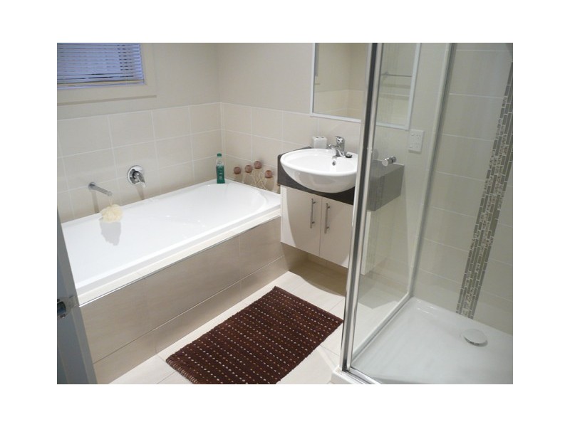 18 Roscommon Drive, Traralgon VIC 3844