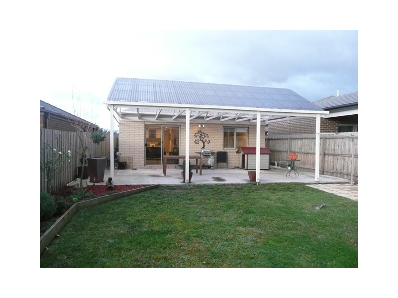 18 Roscommon Drive, Traralgon VIC 3844