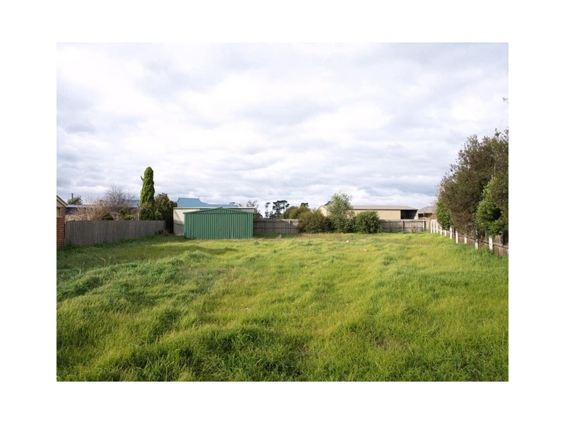 8 Rhodes Court, Glengarry VIC 3854