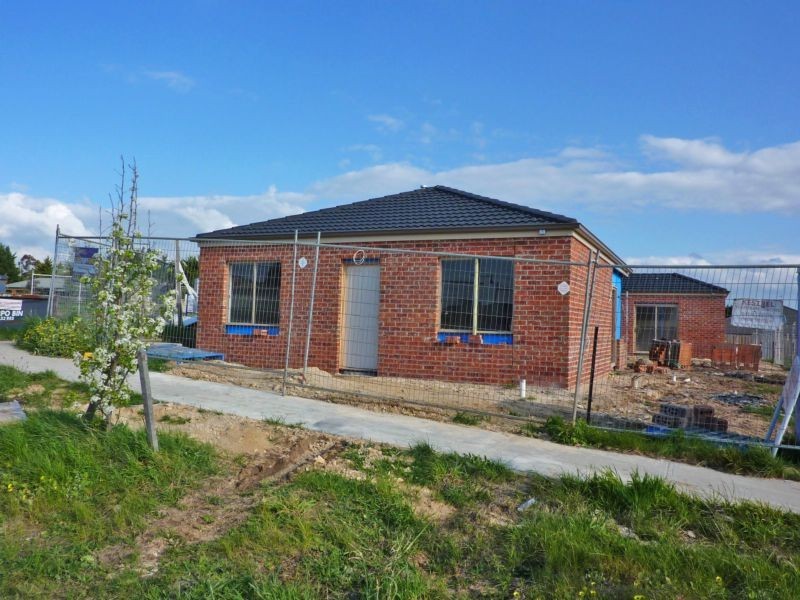 Units 2&4/Lot 198 Highfield Court, Traralgon VIC 3844