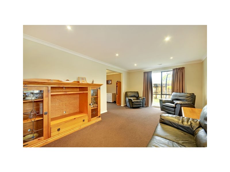 11 Inverness Way, Traralgon VIC 3844