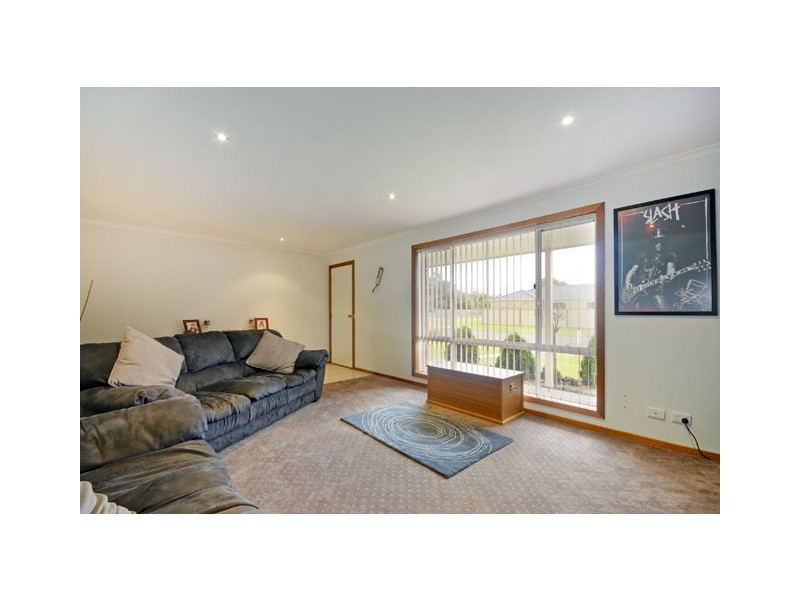 17 Rhodes Court, Glengarry VIC 3854