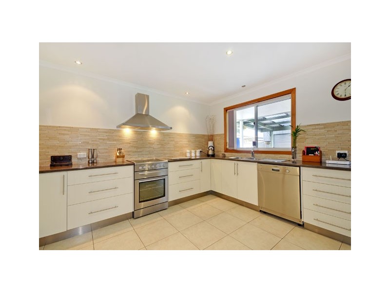 17 Rhodes Court, Glengarry VIC 3854