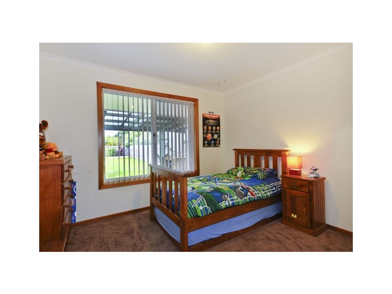 17 Rhodes Court, Glengarry VIC 3854