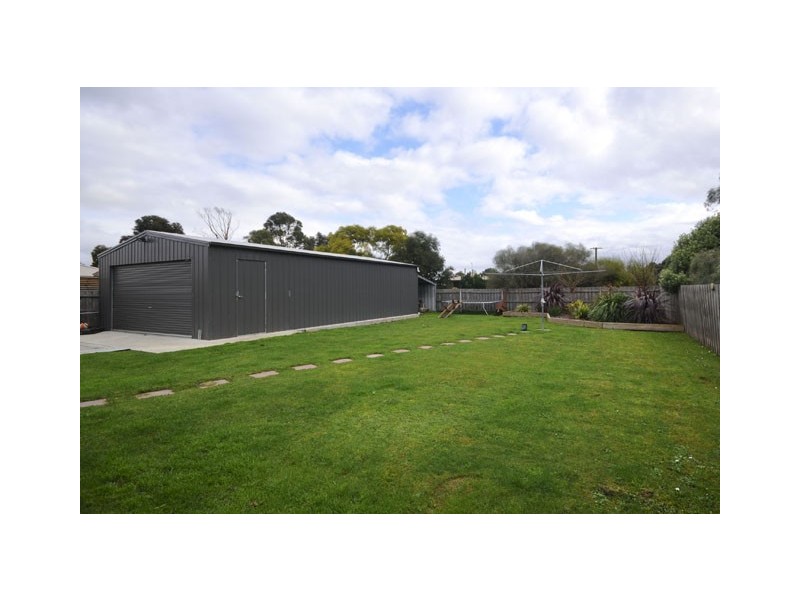 17 Rhodes Court, Glengarry VIC 3854