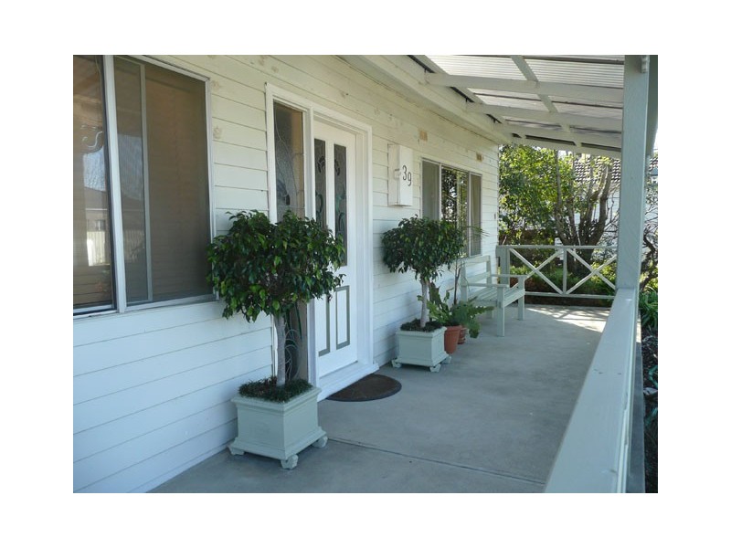 39 Bernard Avenue, Traralgon VIC 3844