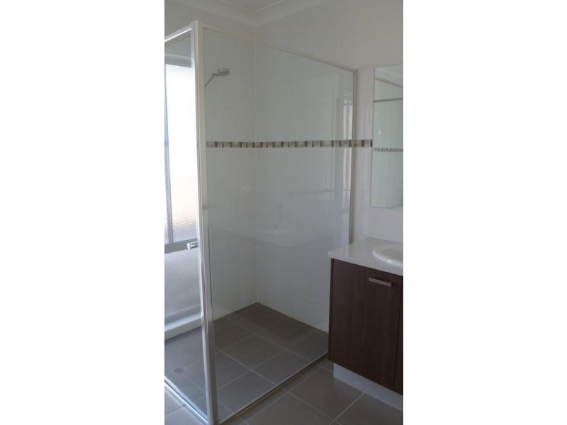 24 Roscommon Drive, Traralgon VIC 3844