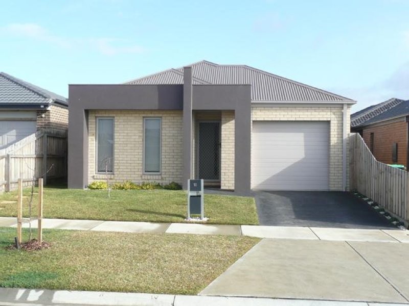 18 Rosscommon Drive, Traralgon VIC 3844
