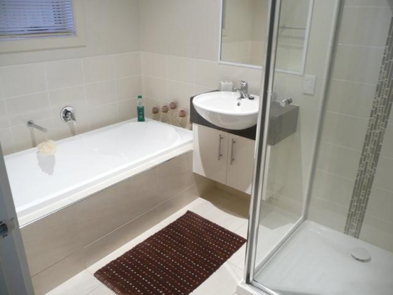 18 Rosscommon Drive, Traralgon VIC 3844