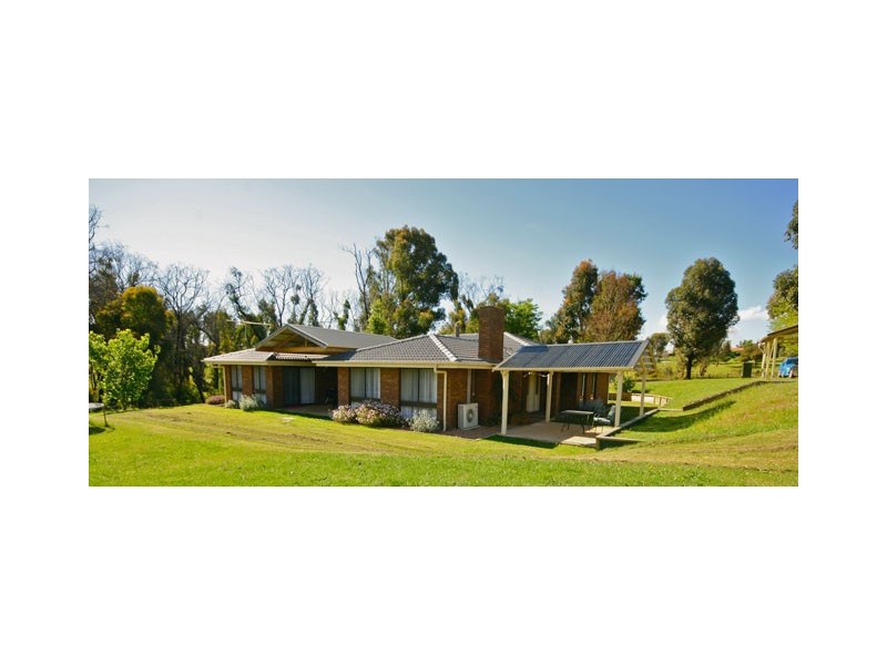 15 Chisolm Drive, Callignee VIC 3844