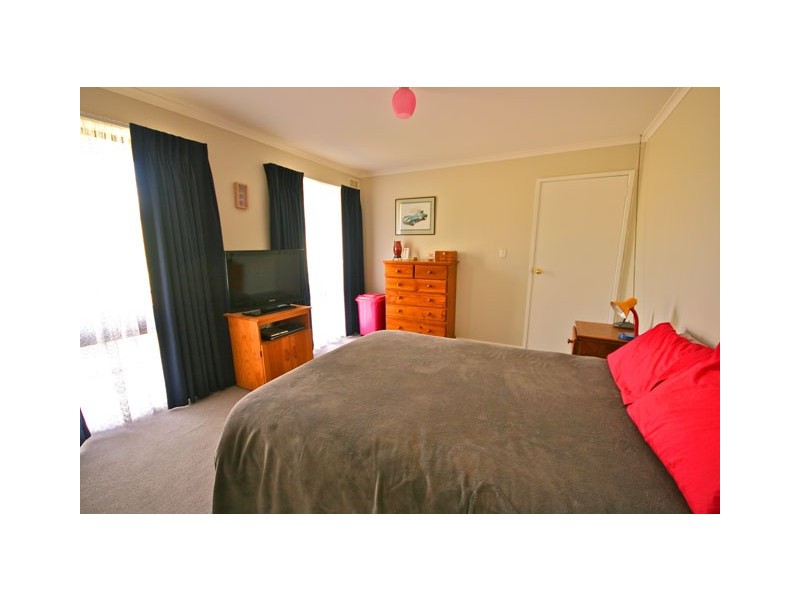 15 Chisolm Drive, Callignee VIC 3844