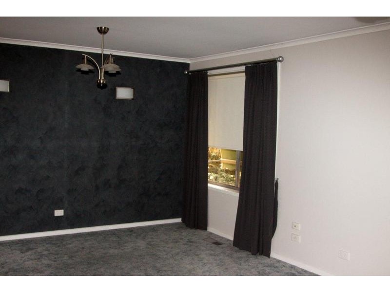 14 BLACKWOOD CRESCENT, Churchill VIC 3842